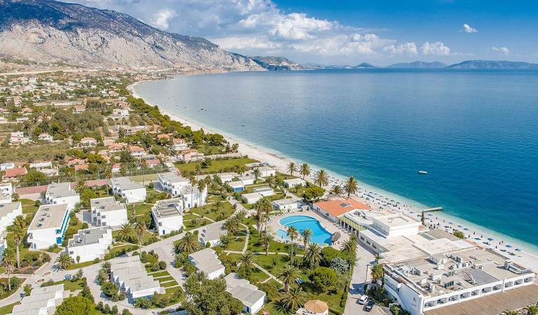 Comer Kinetta Beach Resort and Spa