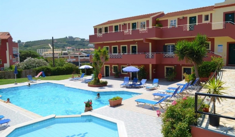 Apartmánový hotel Spiros a Maria**+