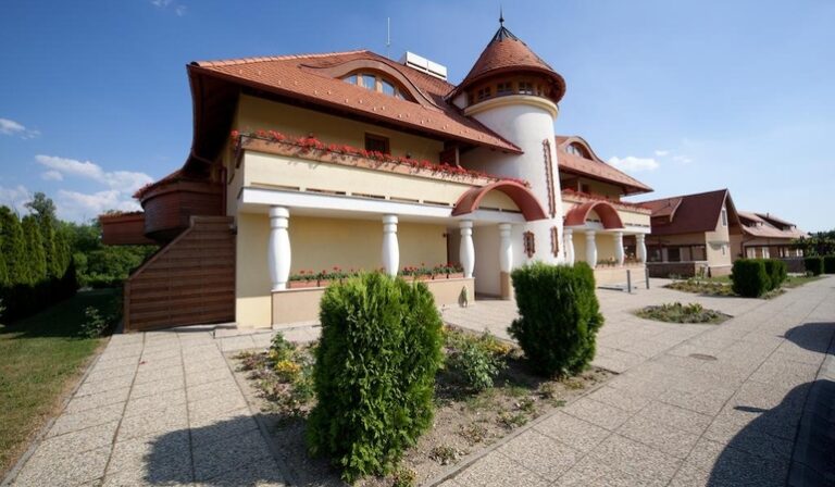 Hotel Hertelendy House****