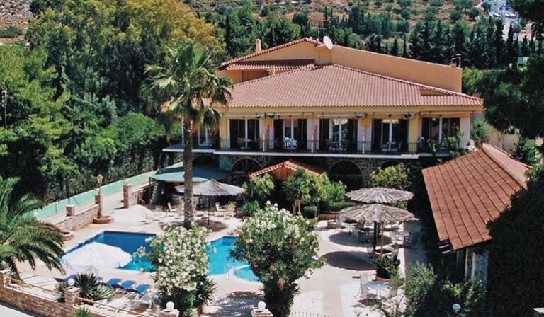 Ritsa Family Hotel***